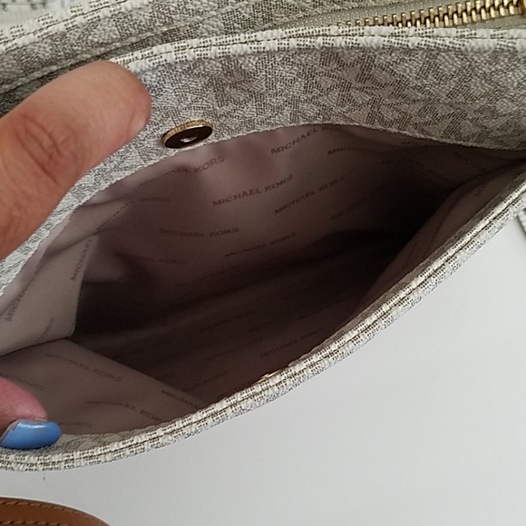 🚫TOO LATE🚫🤗 Michael Kors Large Bag EUC - Picture 3 of 8